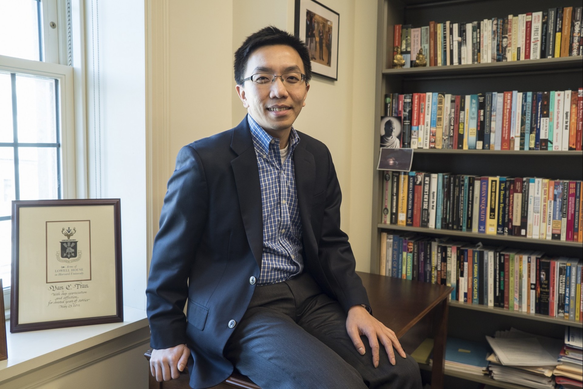 Professor Van Tran wins Prestigious Presidential Teaching Award ...